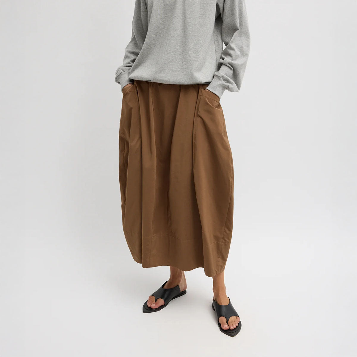 Nylon Lantern Skirt in Caramel Latte