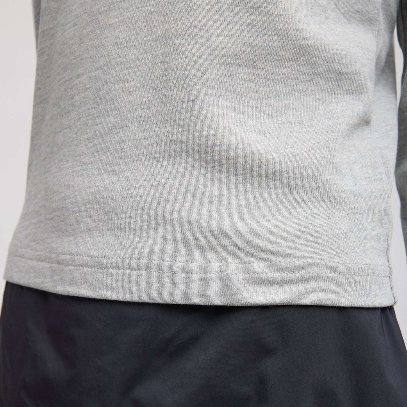 Perfectly shrunken long sleeve tee with a neckline in a classic v-shape, but with the tighter circumference of a crewneck. Fabric composition: 100% cotton Bust measurement: 32" (size small) Body length: 15.8" (size small) We suggest going up a size in thi
