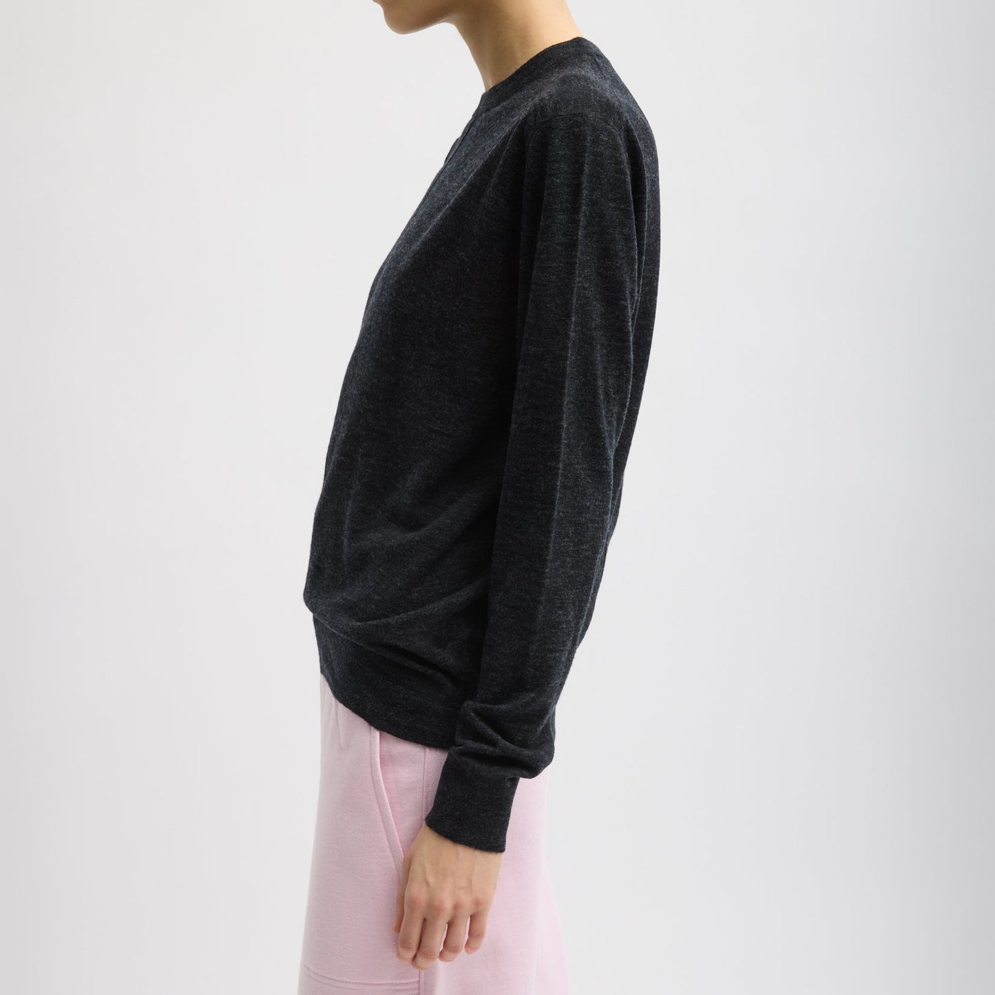 Crewneck sweater with front and back center seam details. Ribbing at neckline, cuffs and hemline. Mercerized Wool: 60% wool, 40% polyamide T000SM6528