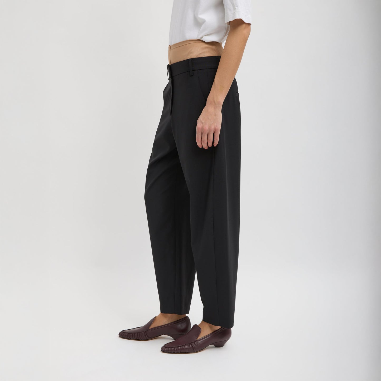 Reese Tropical Wool Trouser in Black