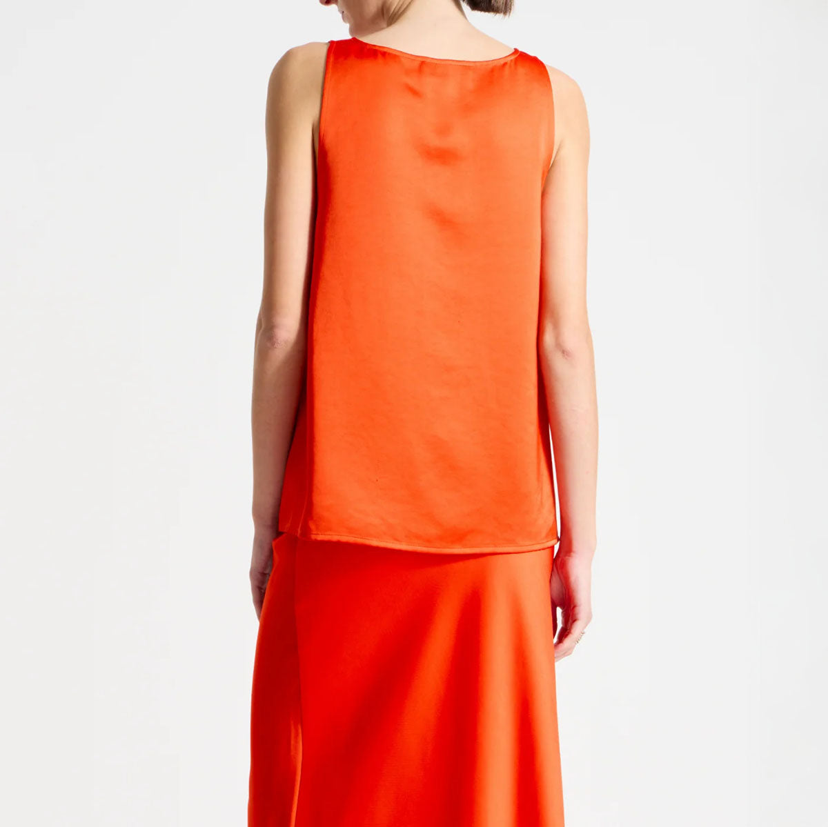 Isola Tank in Mandarin