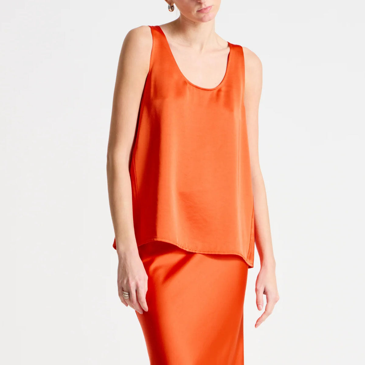 Isola Tank in Mandarin