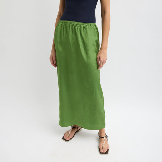 Maxi slip skirt with an elastic waistband Japanese crinkle fabric: 100% acetate Length: 37" Waist: 29.25" (size S) U125SA5354