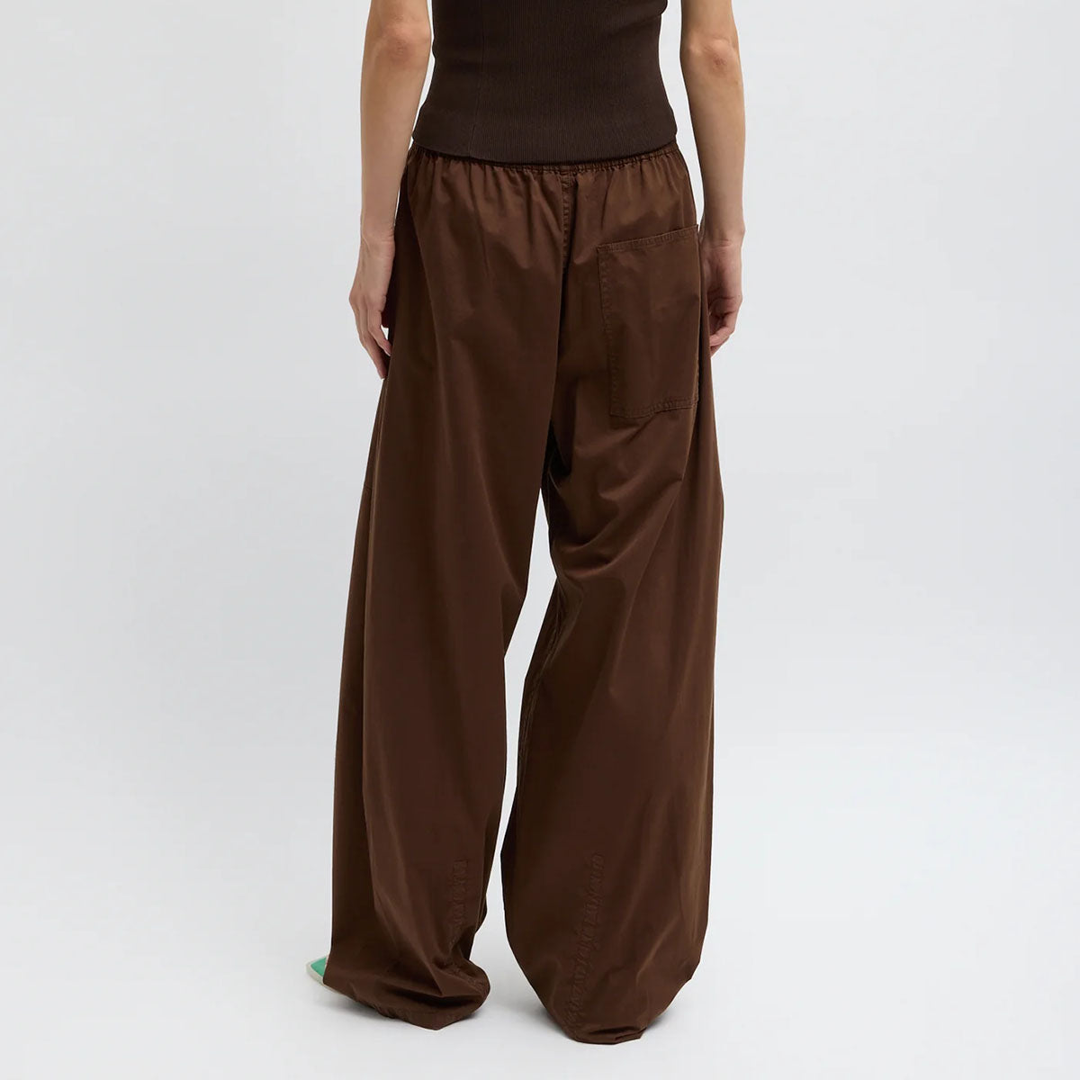 Silky Cotton Winslow Pant in Brown