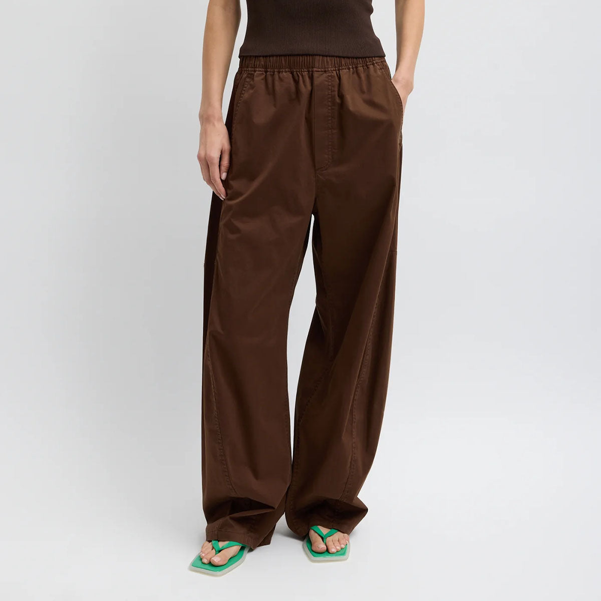 Silky Cotton Winslow Pant in Brown