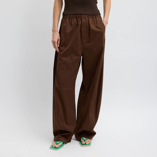 Silky Cotton Winslow Pant in Brown