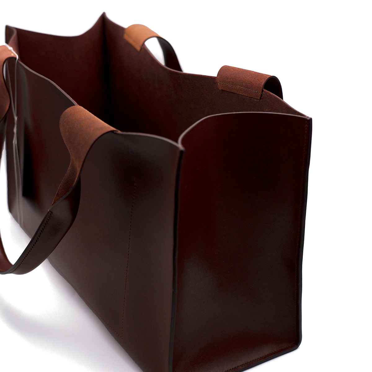 Valery 17 Tote in Oxblood