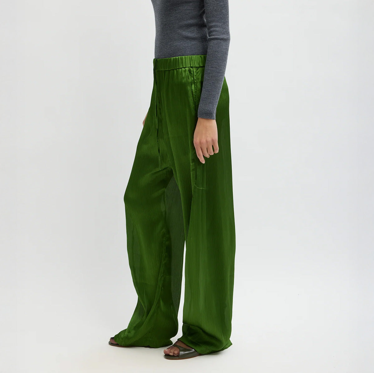 Matte Satin Plissé Winslow Pant in Green