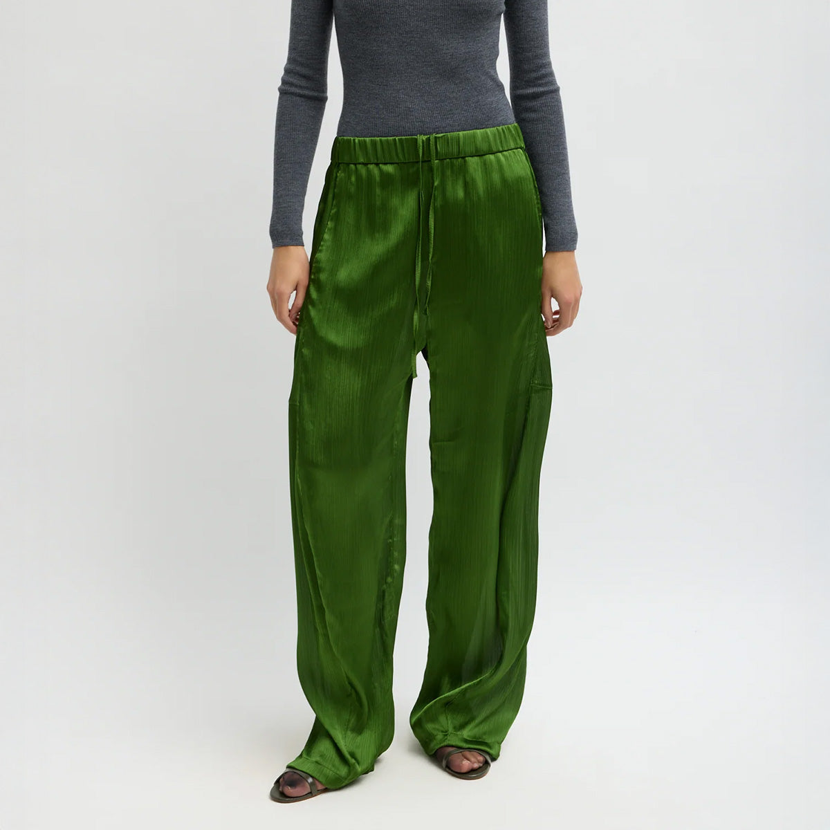 Matte Satin Plissé Winslow Pant in Green
