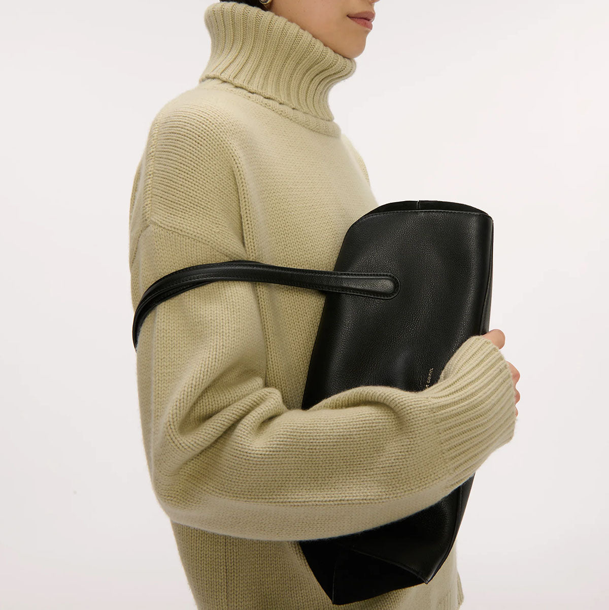 Helios Baguette Bag in Black
