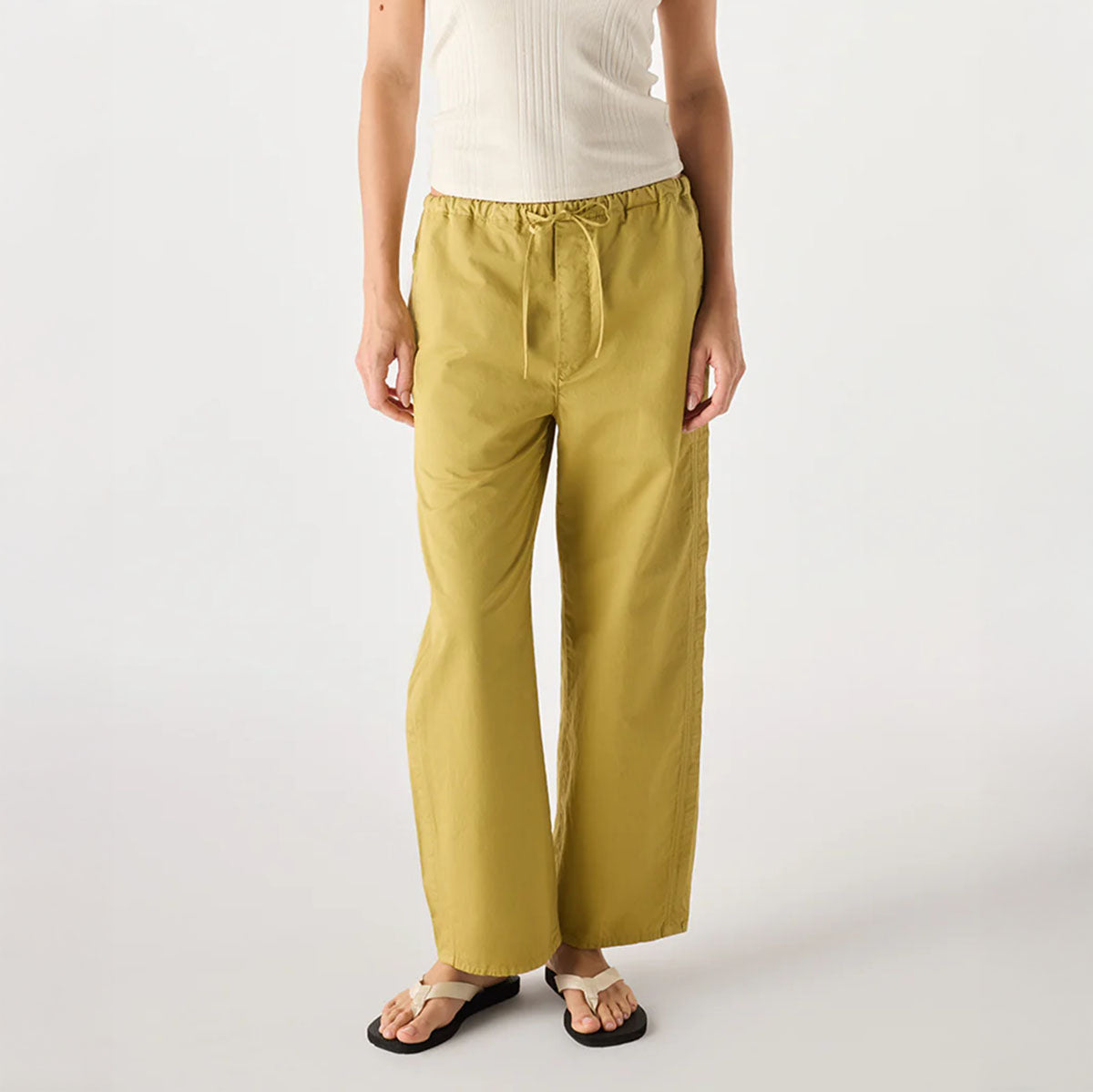 Simone Pant in Sprig