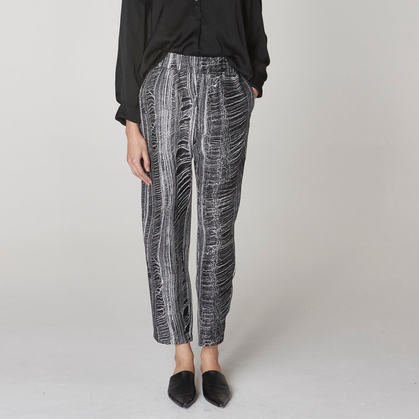 Printed Fez Pant in Black & White