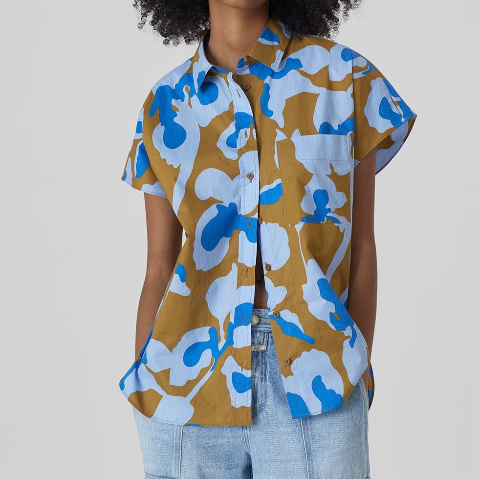 Short Sleeve Button Up in Oceanic Blue